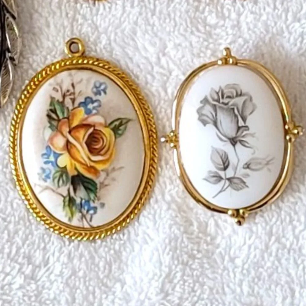 Whiting & Davis Floral Collection - Picture 2 of 5